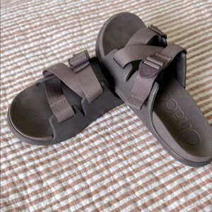 Chaco women’s lavender Sandals